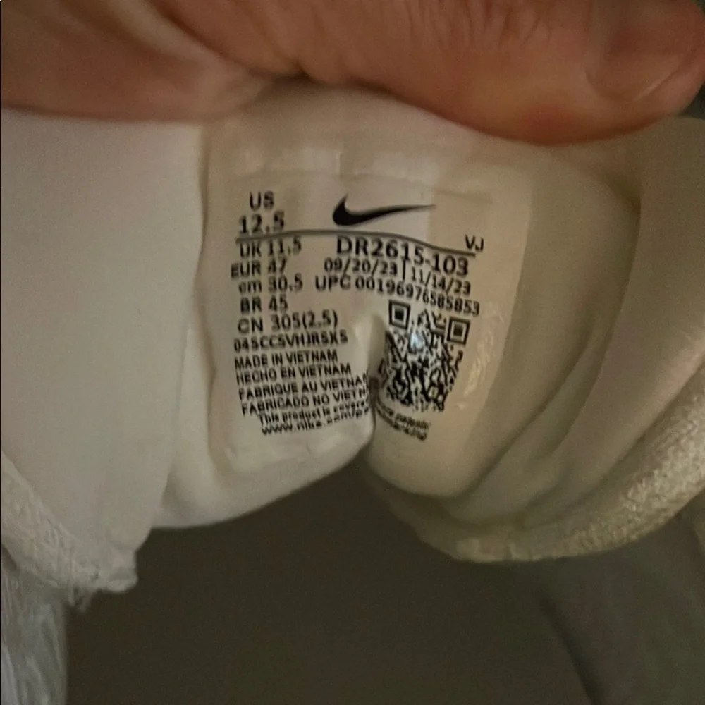 Nike White Running Shoes - Picture 2 of 5